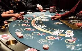 erek rambutan mobile app interface showing live casino tables and sportsbook options